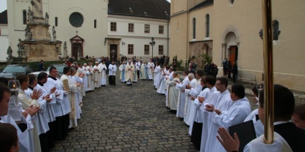 Papszentelés Veszprémben