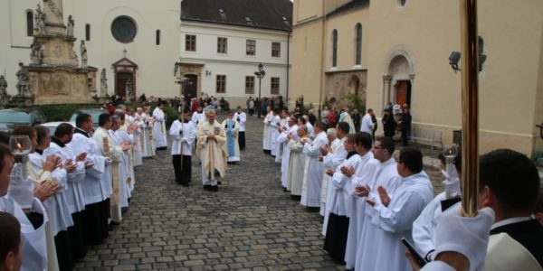 Papszentelés Veszprémben