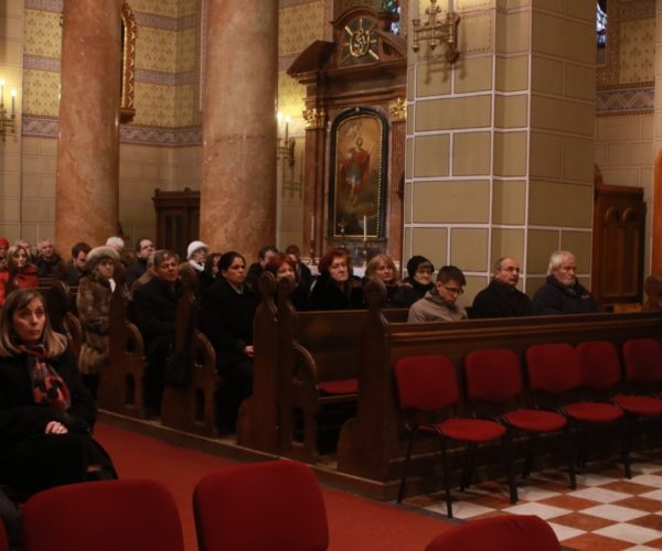 A holokauszt áldozataira emlékeztek a Szent Mihály Bazilikában