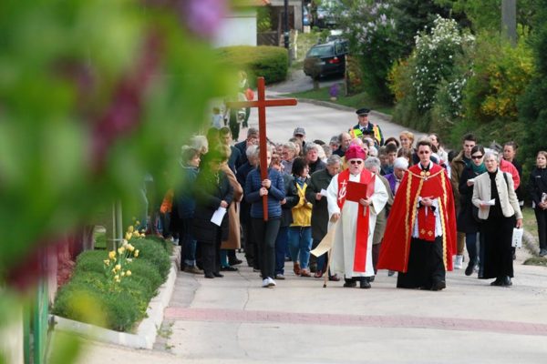 Nagypénteki keresztút Palóznakon