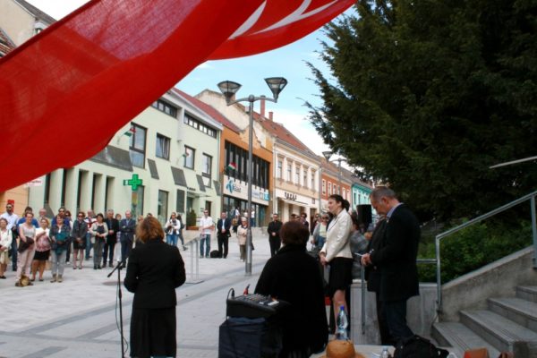 A hajléktalan Jézus szobrát Veszprémben fogadták