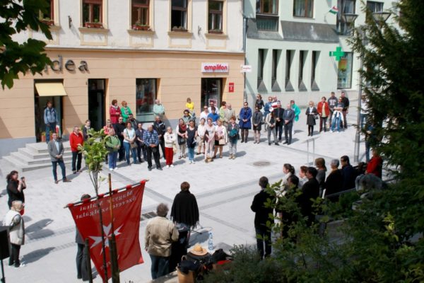 A hajléktalan Jézus szobrát Veszprémben fogadták