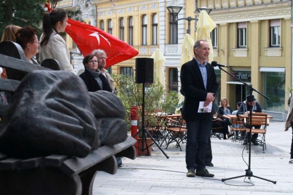 A hajléktalan Jézus szobrát Veszprémben fogadták